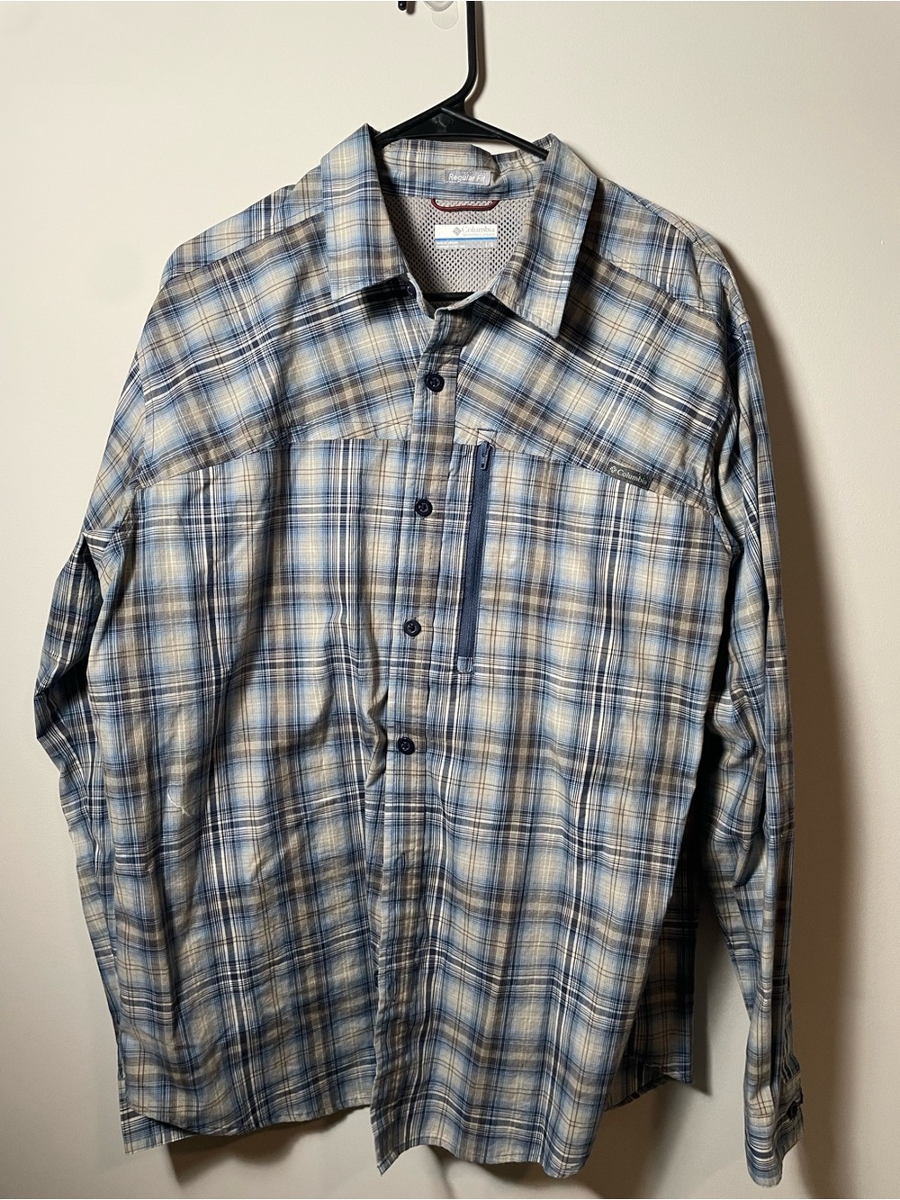 Columbia Men’s L Blue Plaid Long-Sleeve performance shirt